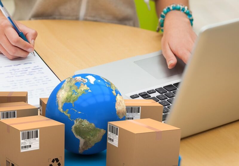 LE SPEDIZIONI NEGLI E-COMMERCE